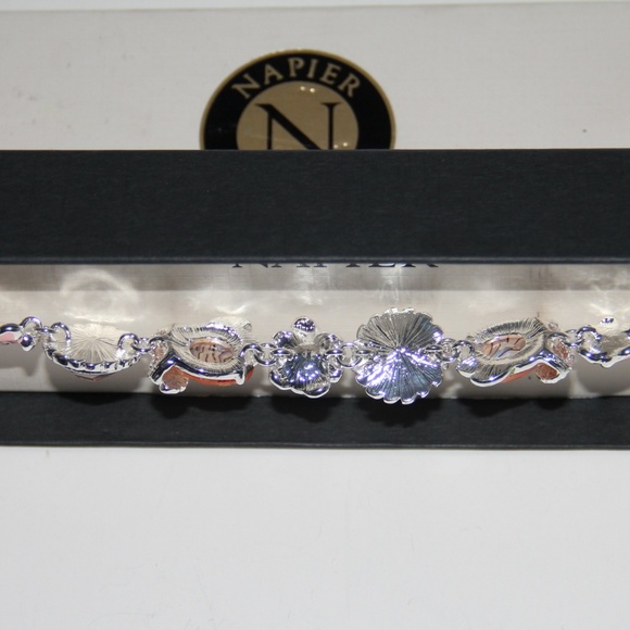 NEW! Napier Whimsical Charm Bracelet IOB - Picture 6 of 6